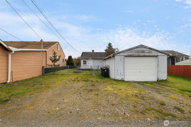 3596 E Howe Street, Tacoma, WA 98404