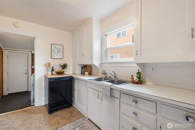 3596 E Howe Street, Tacoma, WA 98404