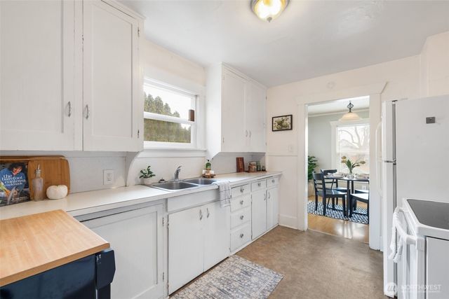 3596 E Howe Street, Tacoma, WA 98404