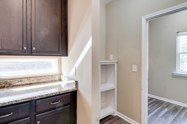 6513 Sunnywood Dr, Nashville, TN 37211