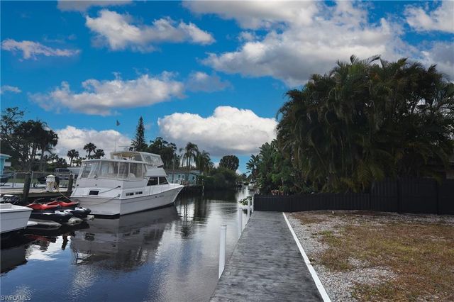 2228 Marina Park DR, Fort Myers, FL 33905