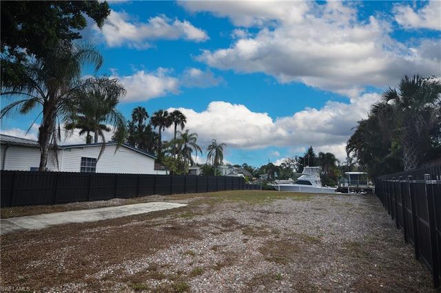 2228 Marina Park DR, Fort Myers, FL 33905