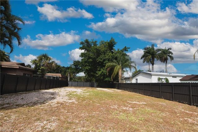 2228 Marina Park DR, Fort Myers, FL 33905