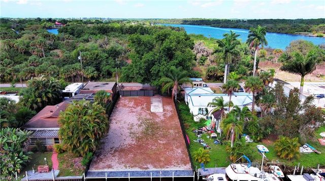 2228 Marina Park DR, Fort Myers, FL 33905