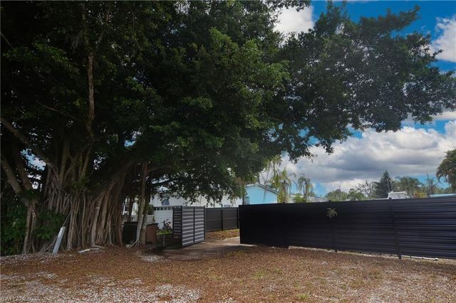 2228 Marina Park DR, Fort Myers, FL 33905