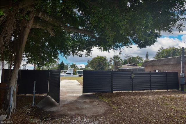 2228 Marina Park DR, Fort Myers, FL 33905