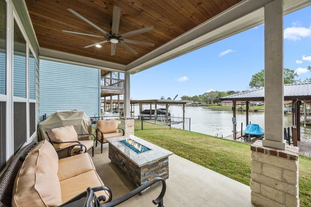 341 Holiday Lane, Coldspring, TX 77331