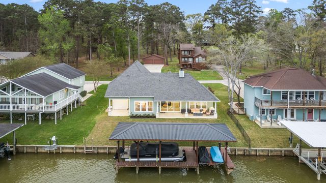 341 Holiday Lane, Coldspring, TX 77331