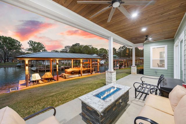 341 Holiday Lane, Coldspring, TX 77331