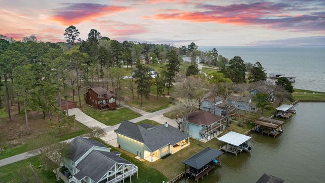 341 Holiday Lane, Coldspring, TX 77331