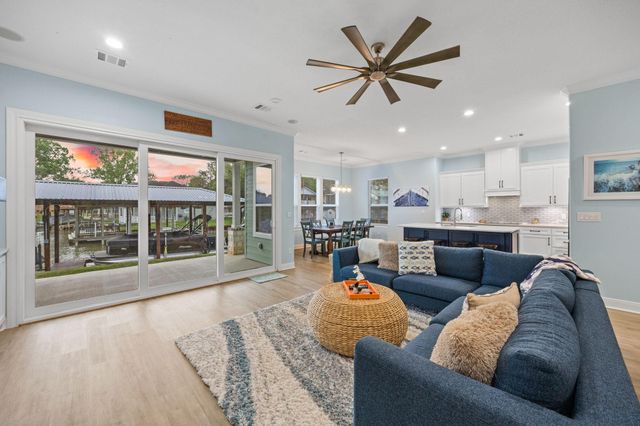 341 Holiday Lane, Coldspring, TX 77331