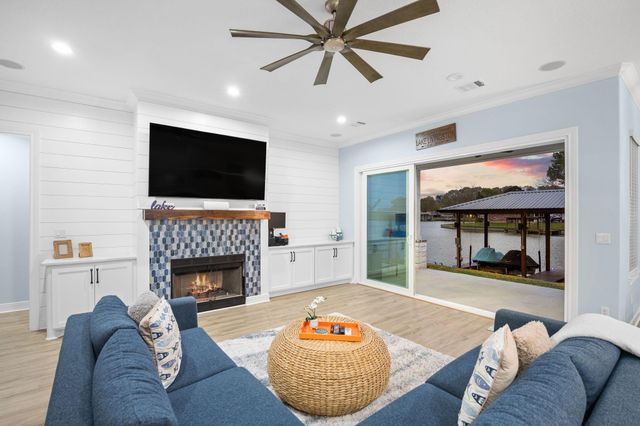 341 Holiday Lane, Coldspring, TX 77331