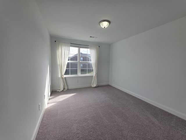 369 Carriage House Ln, Hendersonville, TN 37075