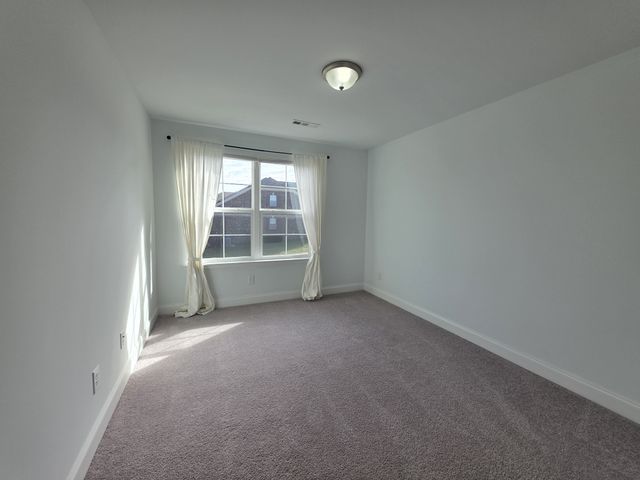 369 Carriage House Ln, Hendersonville, TN 37075