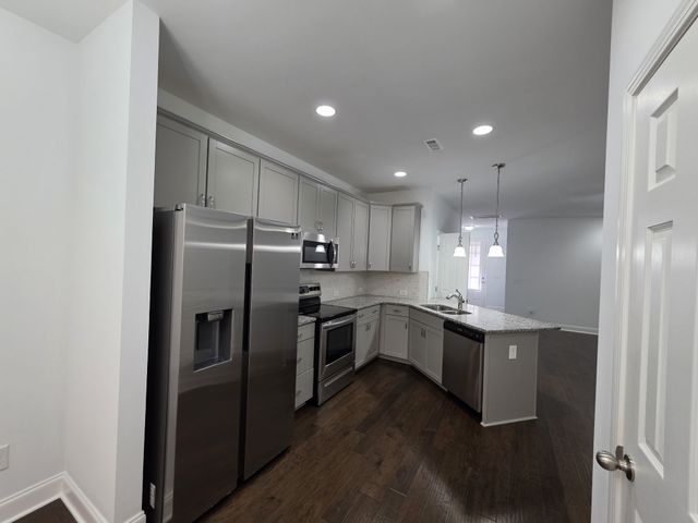 369 Carriage House Ln, Hendersonville, TN 37075