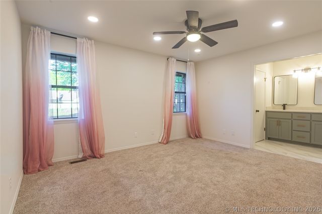 2422 S Maywood Drive, Claremore, OK 74017