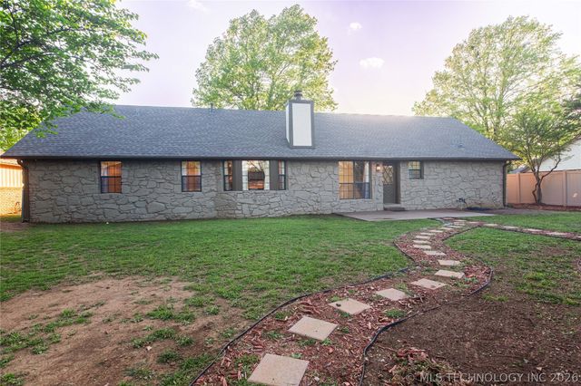 2422 S Maywood Drive, Claremore, OK 74017