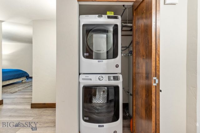 16 Evening Star Drive, Emigrant, MT 59027