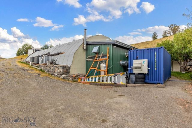 16 Evening Star Drive, Emigrant, MT 59027