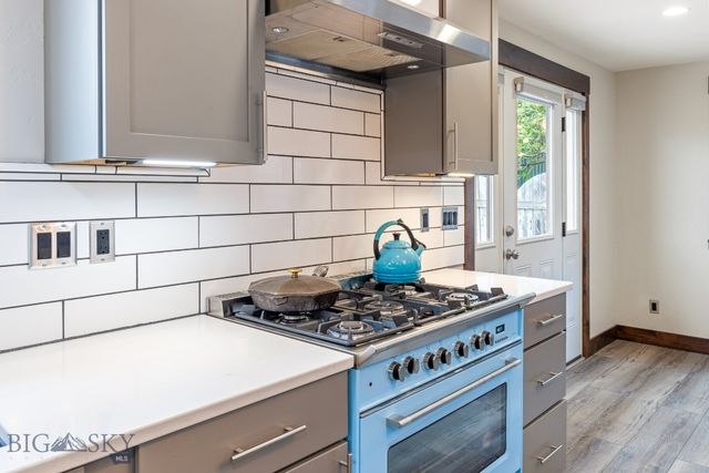 16 Evening Star Drive, Emigrant, MT 59027