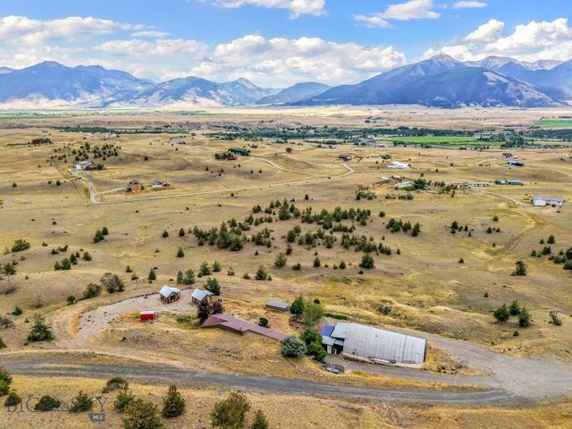 16 Evening Star Drive, Emigrant, MT 59027