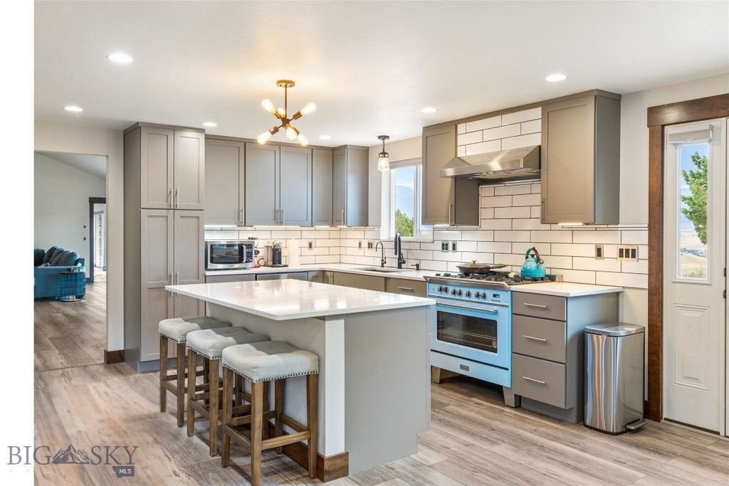 16 Evening Star Drive, Emigrant, MT 59027