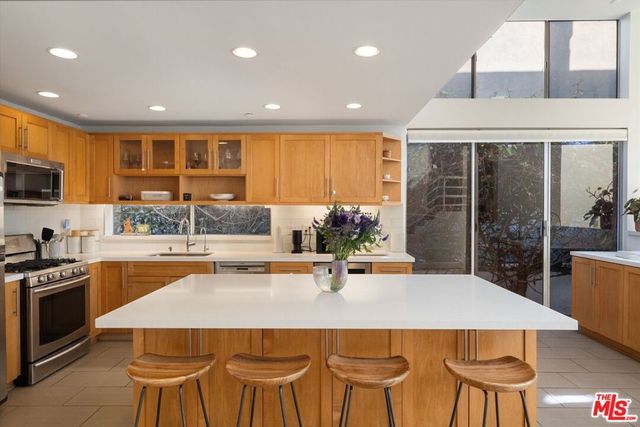 11925 Goshen Avenue 4, Los Angeles, CA 90049