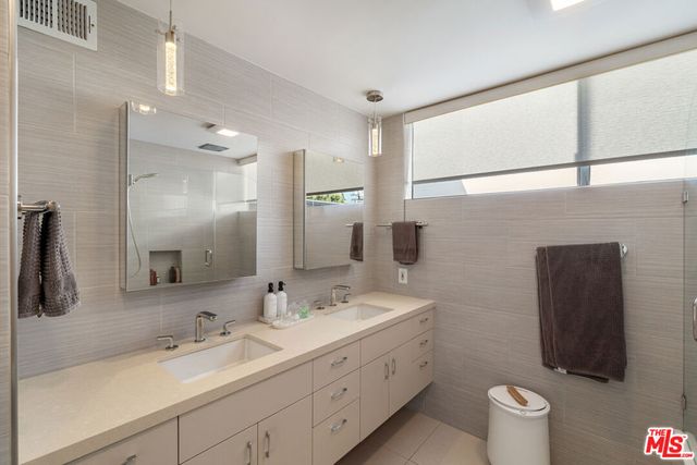 11925 Goshen Avenue 4, Los Angeles, CA 90049