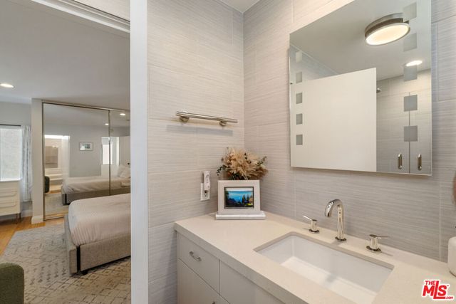 11925 Goshen Avenue 4, Los Angeles, CA 90049