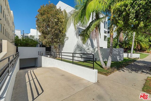 11925 Goshen Avenue 4, Los Angeles, CA 90049