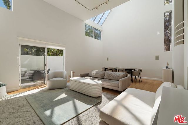 11925 Goshen Avenue 4, Los Angeles, CA 90049