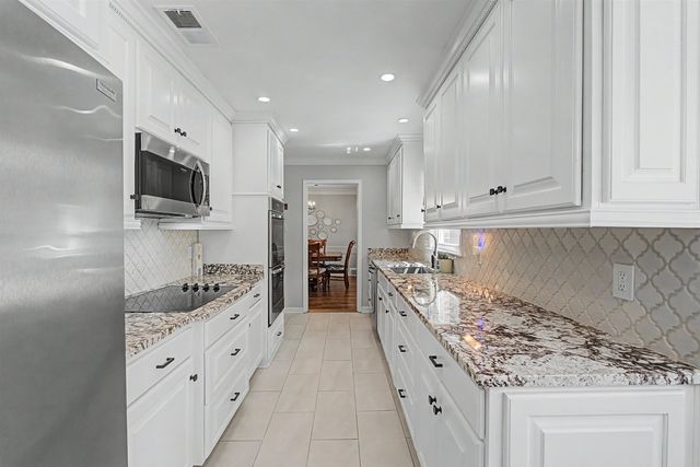 7703 RIVER BEND DR, Germantown, TN 38138
