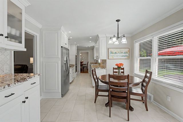 7703 RIVER BEND DR, Germantown, TN 38138