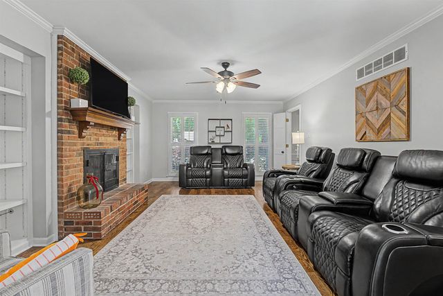 7703 RIVER BEND DR, Germantown, TN 38138