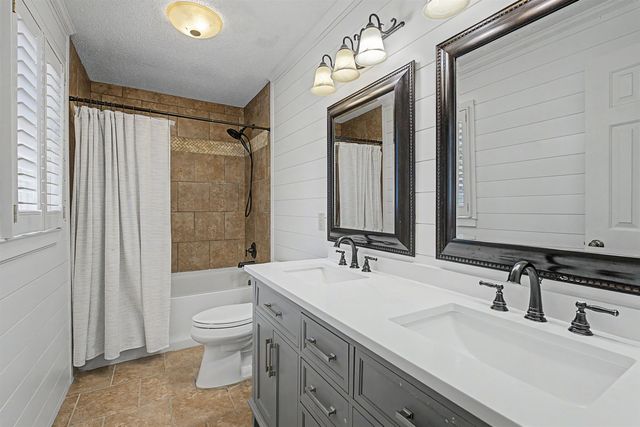 7703 RIVER BEND DR, Germantown, TN 38138