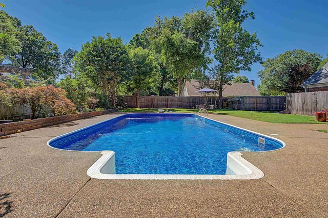 7703 RIVER BEND DR, Germantown, TN 38138