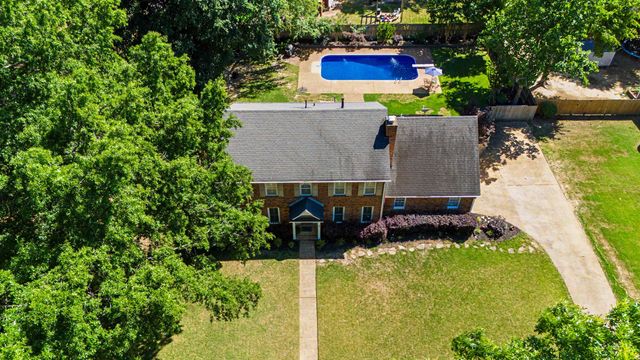 7703 RIVER BEND DR, Germantown, TN 38138