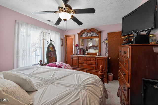 1082 Quail Meadow Drive, Fayetteville, NC 28314