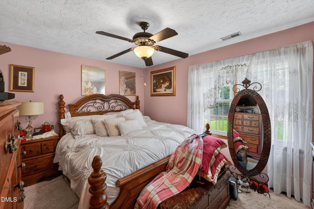 1082 Quail Meadow Drive, Fayetteville, NC 28314