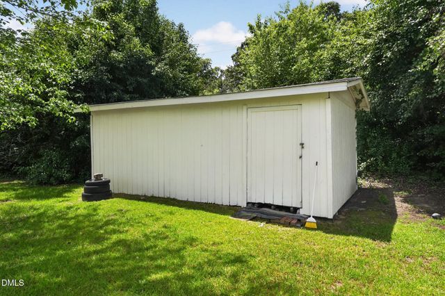 1082 Quail Meadow Drive, Fayetteville, NC 28314