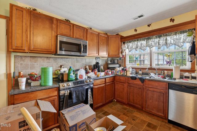 1082 Quail Meadow Drive, Fayetteville, NC 28314