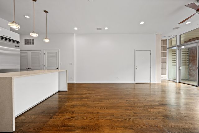 1611 N Hermitage Avenue 205, Chicago, IL 60622