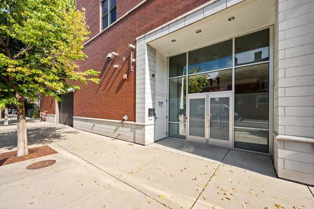 1611 N Hermitage Avenue 205, Chicago, IL 60622