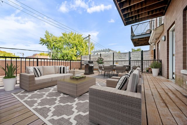 1611 N Hermitage Avenue 205, Chicago, IL 60622