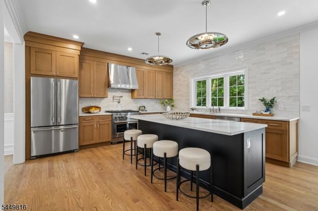 31 Verona Rd, New Providence Boro, NJ 07974