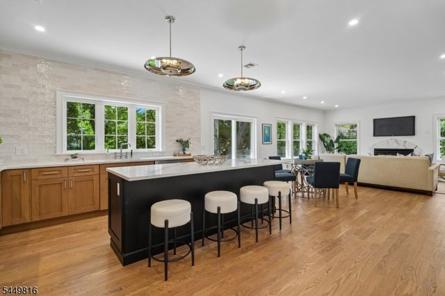 31 Verona Rd, New Providence Boro, NJ 07974