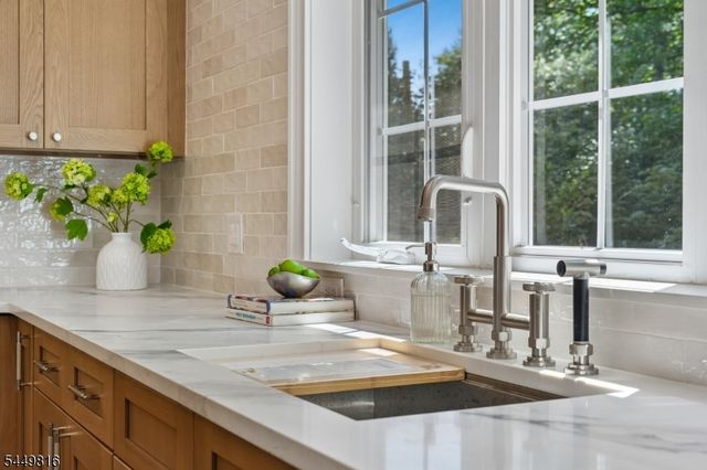 31 Verona Rd, New Providence Boro, NJ 07974