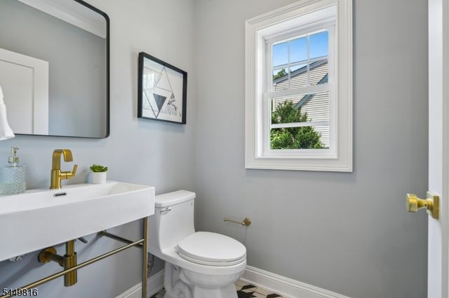 31 Verona Rd, New Providence Boro, NJ 07974
