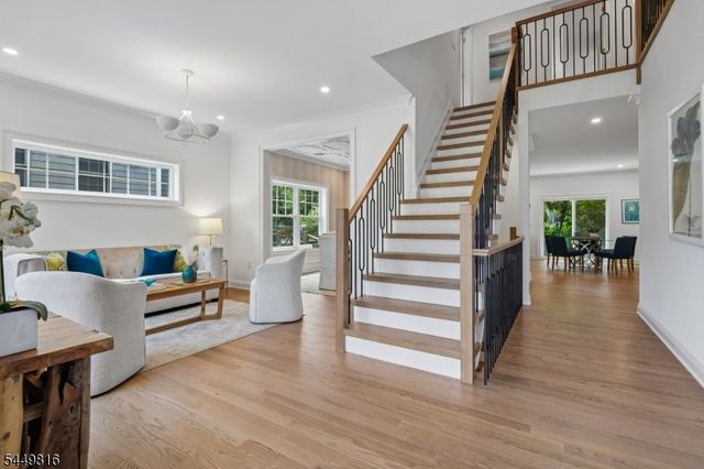 31 Verona Rd, New Providence Boro, NJ 07974
