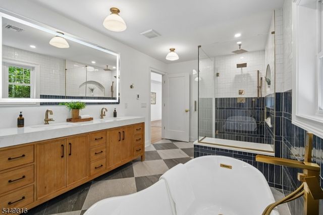 31 Verona Rd, New Providence Boro, NJ 07974